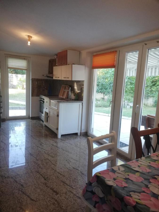 Apartman Nevia Lka Opric Ngoại thất bức ảnh