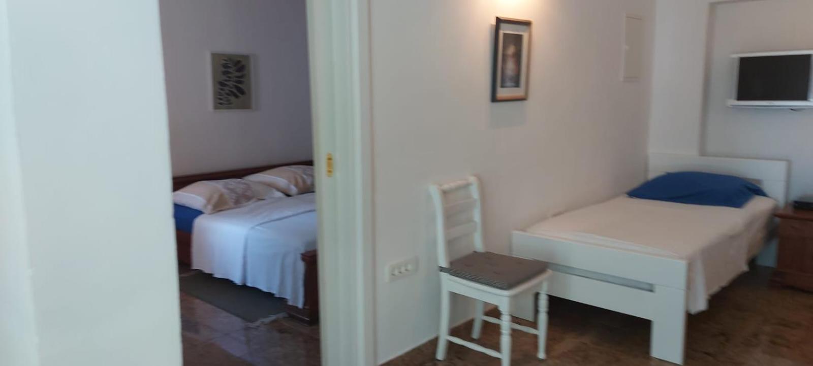 Apartman Nevia Lka Opric Ngoại thất bức ảnh