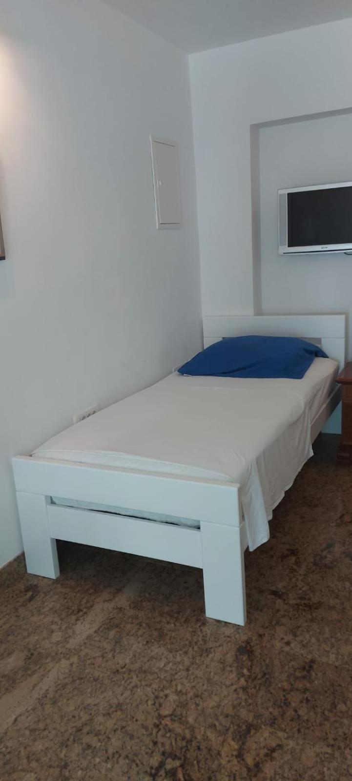 Apartman Nevia Lka Opric Ngoại thất bức ảnh