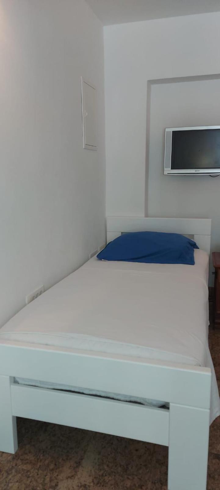 Apartman Nevia Lka Opric Ngoại thất bức ảnh